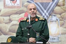 دشمن می داند که در صورت حماقت منافع و امکاناتش خیلی بیشتر آسیب خواهد دید