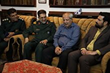 آیین تجلیل از جمعی از هنرمندان برجسته استان یزد با حضور فرمانده سپاه و مدیر فرهنگ و ارشاد