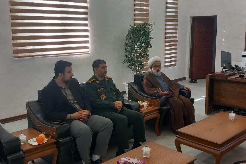 دیدار نماینده استان البرز در مجلس خبرگان رهبری، با سردار حیدرنیا به مناسبت روز پاسدار دیدار نماینده استان البرز در مجلس خبرگان رهبری، با سردار حیدرنیا به مناسبت روز پاسدار