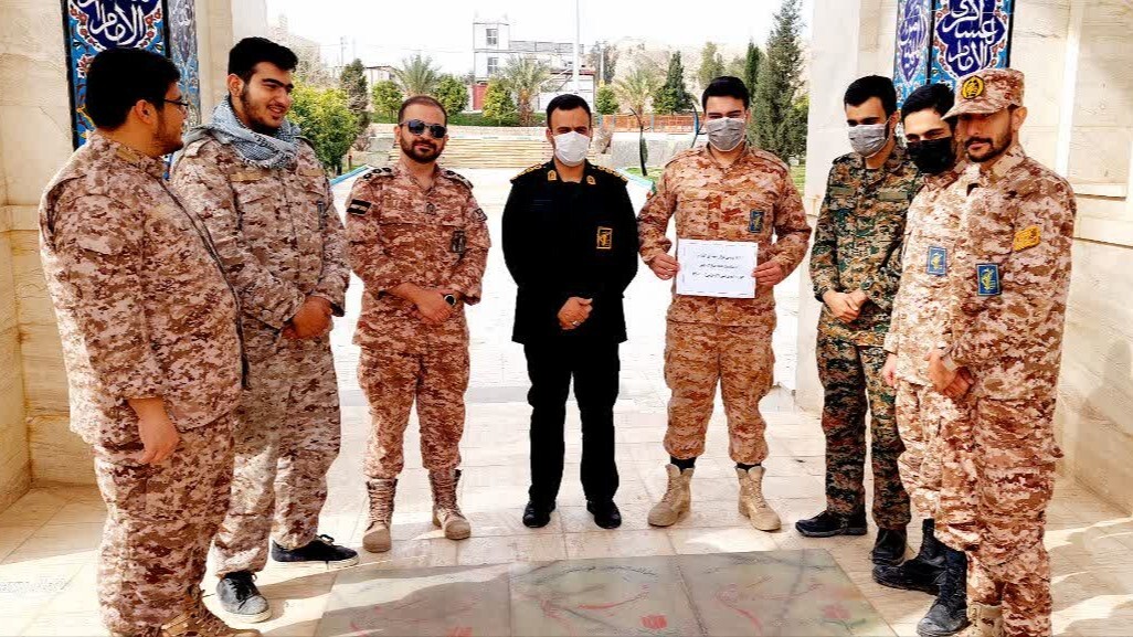 غبارروبی مزار شهدای گمنام شهرستان قصرشیرین به مناسبت دهه مبارک فجر غبارروبی مزار شهدای گمنام شهرستان قصرشیرین به مناسبت دهه مبارک فجر