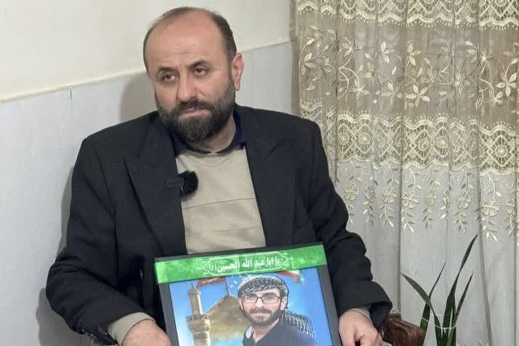«سربازِ ننه، فداییِ آقا»؛ روایت ناتمام مادری که فرزندش را در برف بزرگ کرد و در راه آرمان سپرد «سربازِ ننه، فداییِ آقا»؛ روایت ناتمام مادری که فرزندش را در برف بزرگ کرد و در راه آرمان سپرد