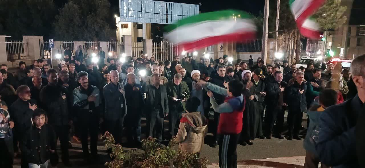 قیام هیئات زنجانی در میدان انقلاب زنجان