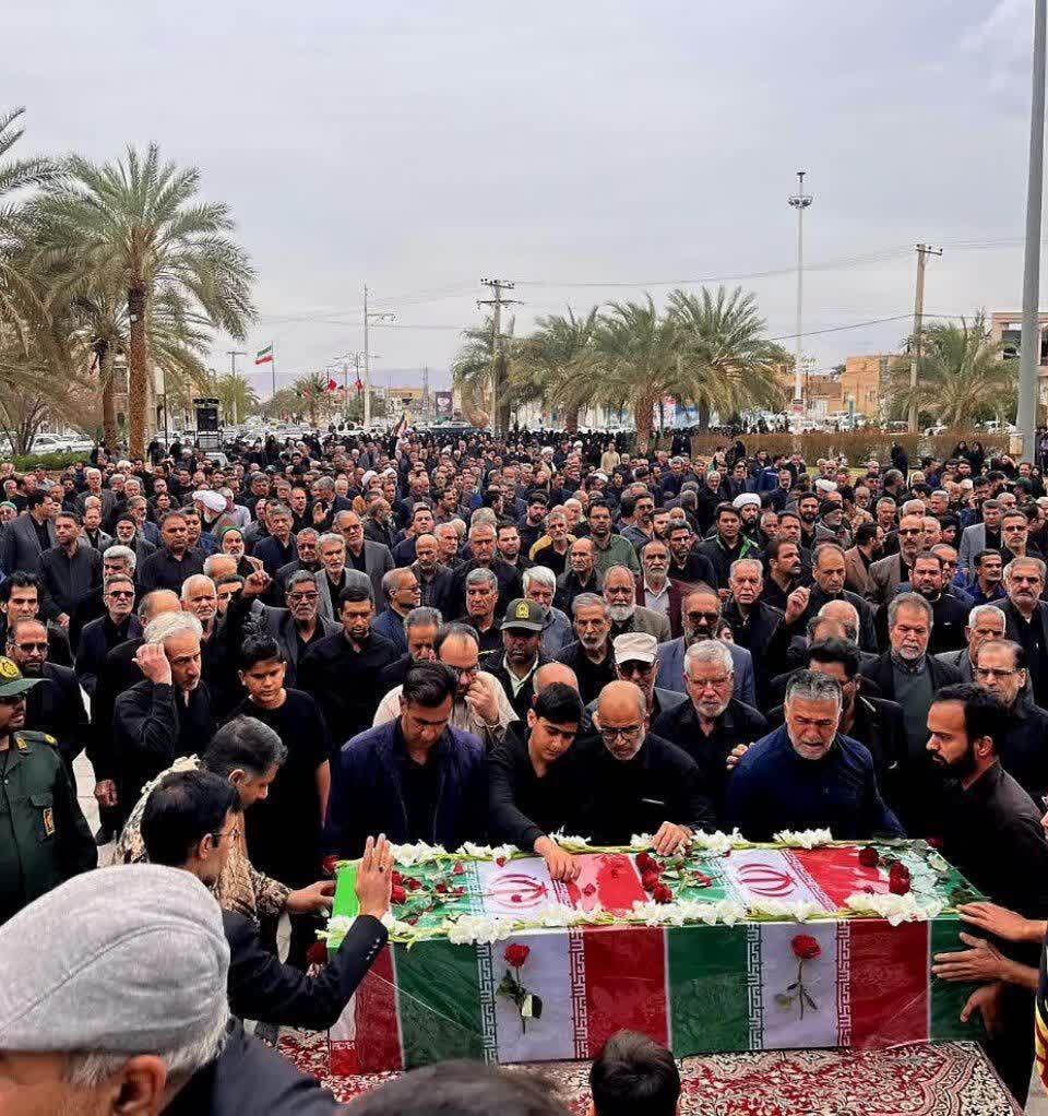 تشییع شهید محمود مرتضایی از شهدای جنگ رمضان تشییع شهید محمود مرتضایی از شهدای جنگ رمضان