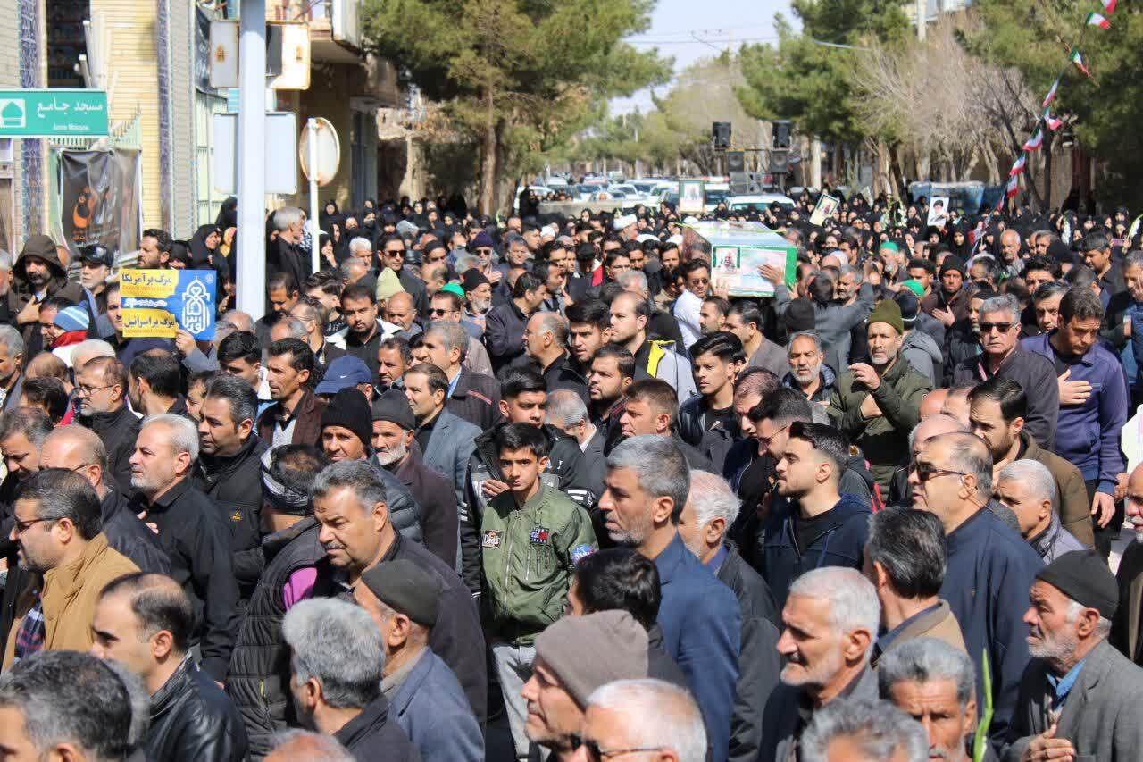 تشییع پیکر مطهر شهید اقتدار پاسدار سید مصطفی طباطبایی بر دستان مردم ولایتمدار شهرستان جرقویه تشییع پیکر مطهر شهید اقتدار پاسدار سید مصطفی طباطبایی بر دستان مردم ولایتمدار شهرستان جرقویه
