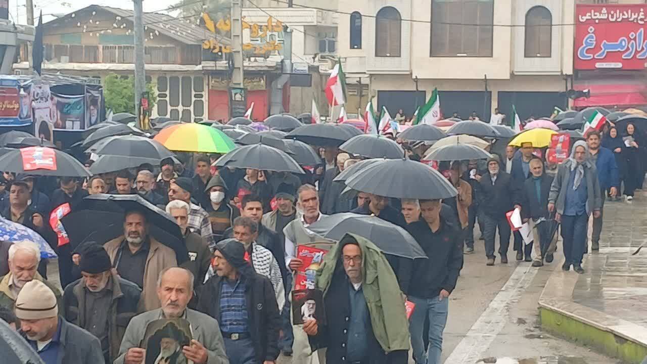 حماسه حضور مردم شهید پرور شهرستان کازرون در هوای بارانی در راهپیمایی روز قدس