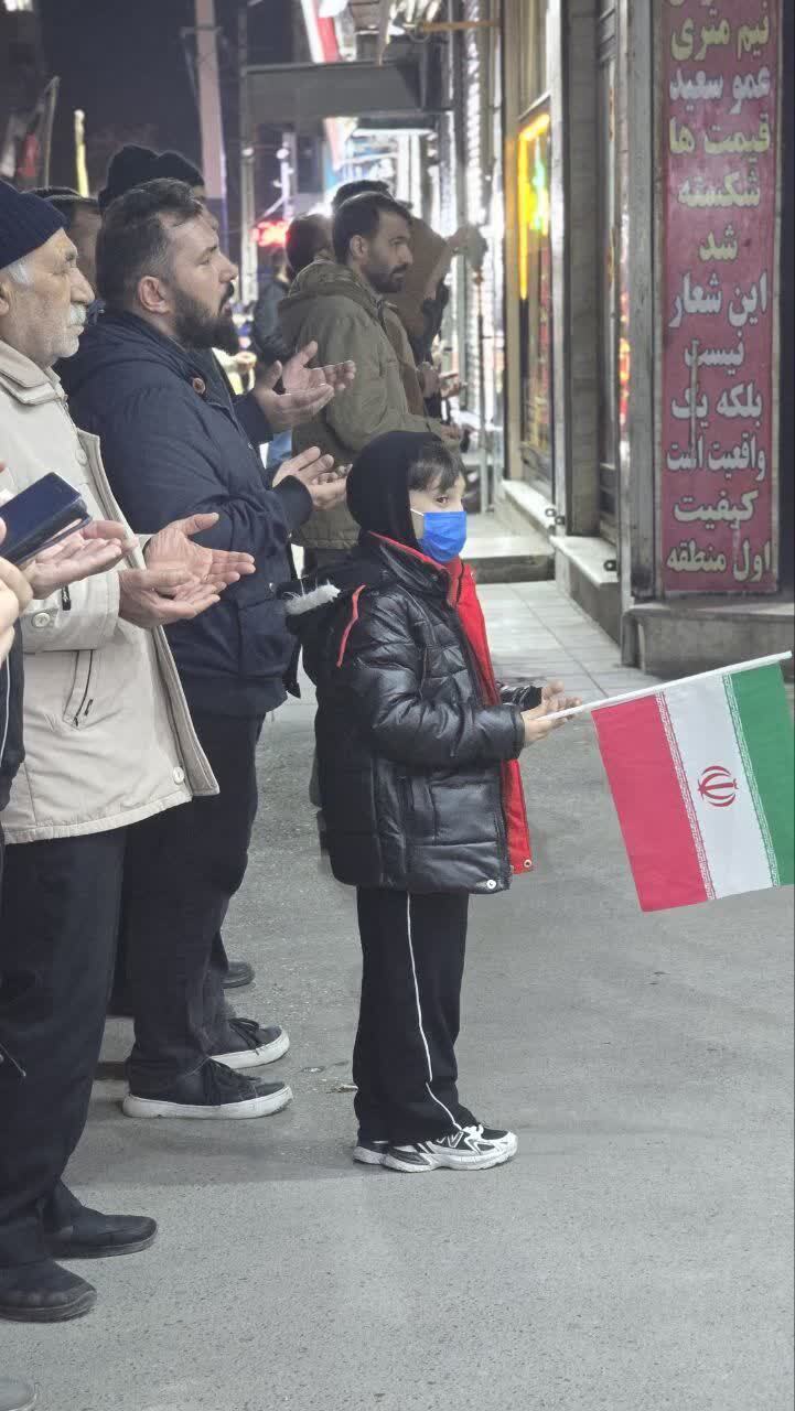 گوشه ای از حضور دهه نودی ها و چهارصدی ها، در بزرگداشت شهادت امام خامنهای و اعلام انزجار از حملهٔ وحشیانه آمریکایی - صهیونیستی، در خرمدشت استان البرز گوشه ای از حضور دهه نودی ها و چهارصدی ها، در بزرگداشت شهادت امام خامنهای و اعلام انزجار از حملهٔ وحشیانه آمریکایی - صهیونیستی، در خرمدشت استان البرز