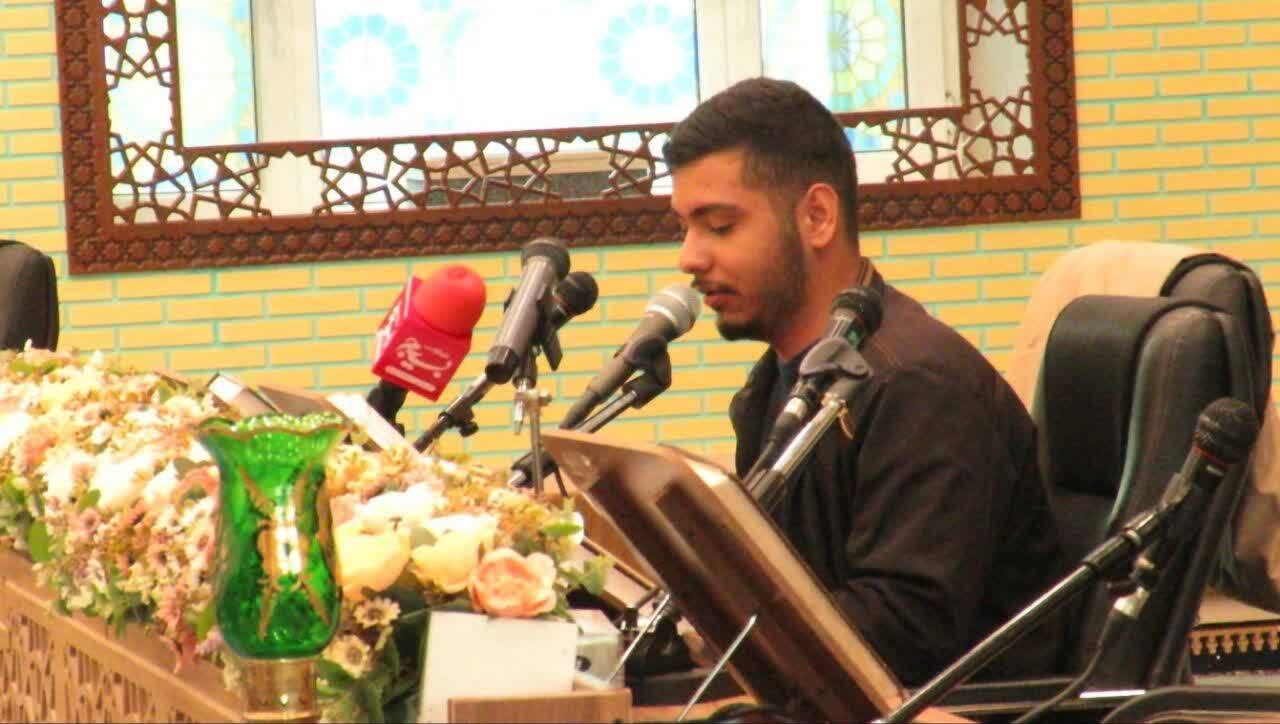 آیین محفل انس با قرآن کریم با قرائت قاریان ممتاز کشوری در حسینیه شهدای سپاه حضرت نبی اکرم (ص) برگزار شد