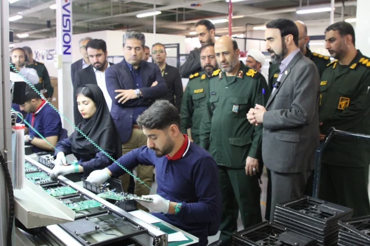 حضور فرمانده سپاه امام حسن مجتبی (ع) در مجموعه تولیدی مادیران هشتگرد