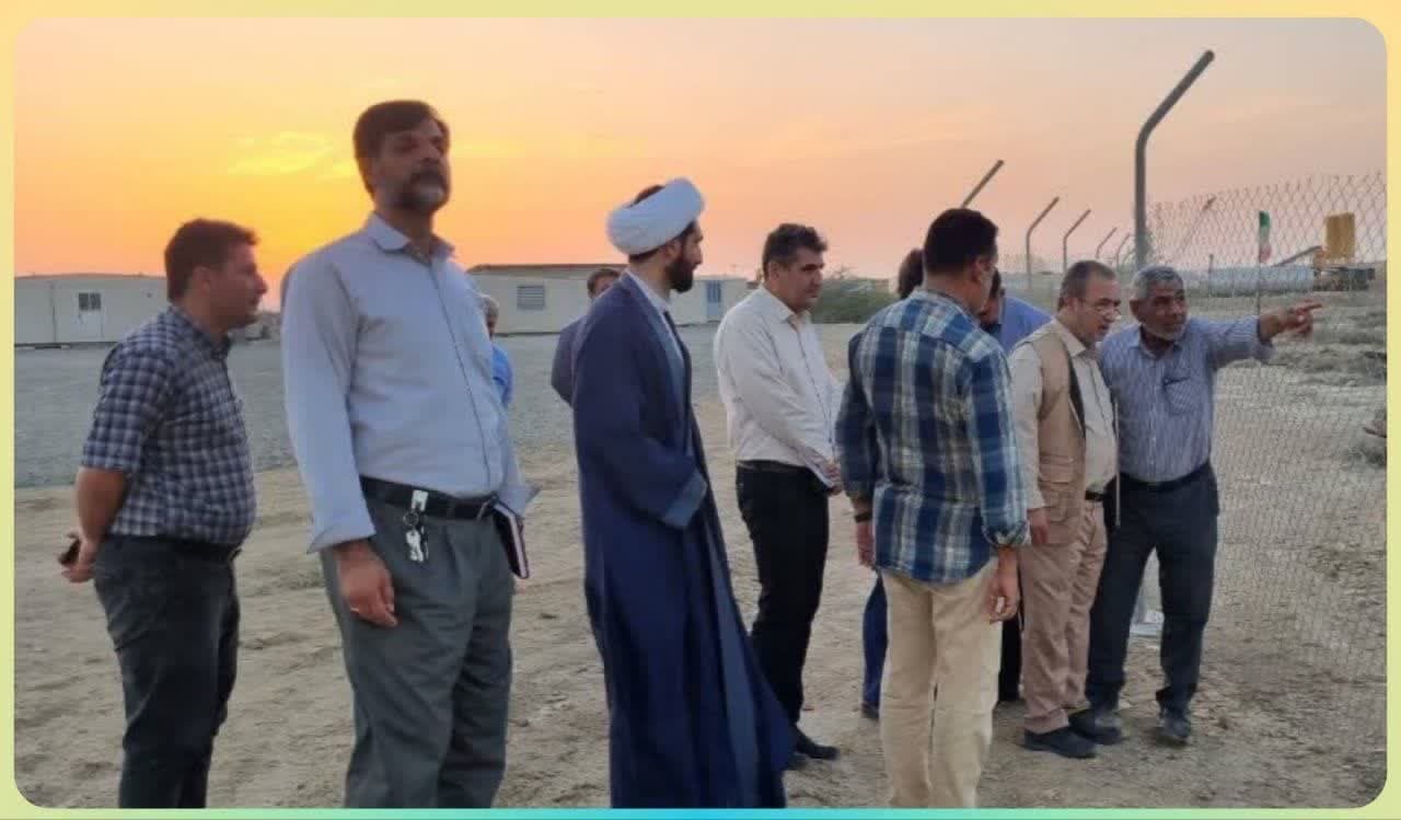 بازدید معاون هماهنگ‌کننده قرارگاه سازندگی خاتم‌الانبیاء (ص) از پروژه ملی احداث موج‌شکن منطقه سوم نبوت نیروی دریایی ارتش جمهوری اسلامی ایران در کنارک