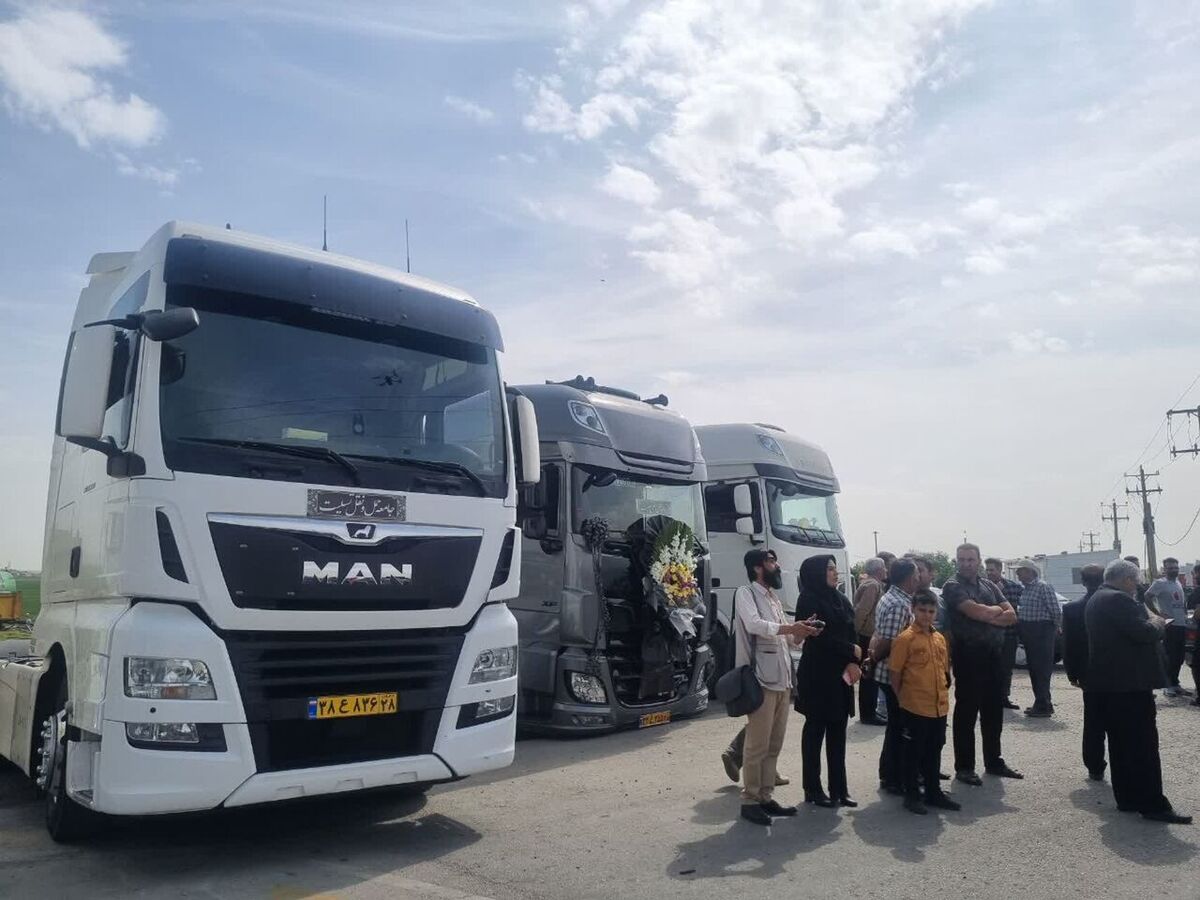 بزرگترین رژه کامیون داران کشور در کازرون برای ابراز همدردی سراسری کشور با خانواده داغدار بندرعباس