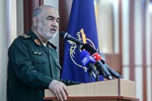 سپاه به افق‌های دور اندیشه‌های دشمن هم واقف است و او را می‌شناسد