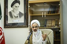 فرمانده کل سپاه با اقتدار، قدرت، توانمندی و با برنامه، محکم و استوار در حال فعالیت است/ تغییر فرمانده کل سپاه کذب و دروغ پردازی است