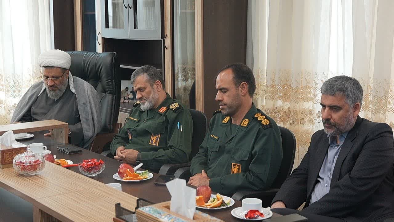 سپاه پاسداران آن سپر ناخود برادران انتظامی است
