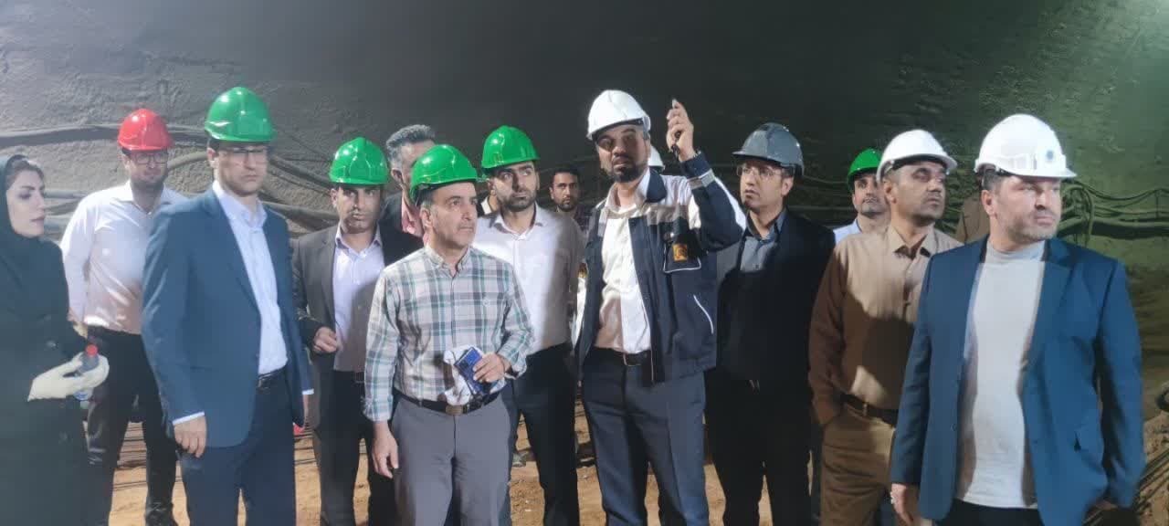 بازدید معاون راه و ترابری سازمان برنامه و بودجه کشور از پروژه خط ۲ قطار شهری شیراز
