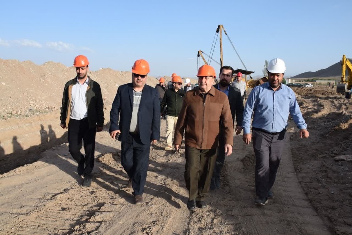 بازدید رئیس مجمع نمایندگان آذربایجان شرقی از پروژه ملی انتقال آب ارس