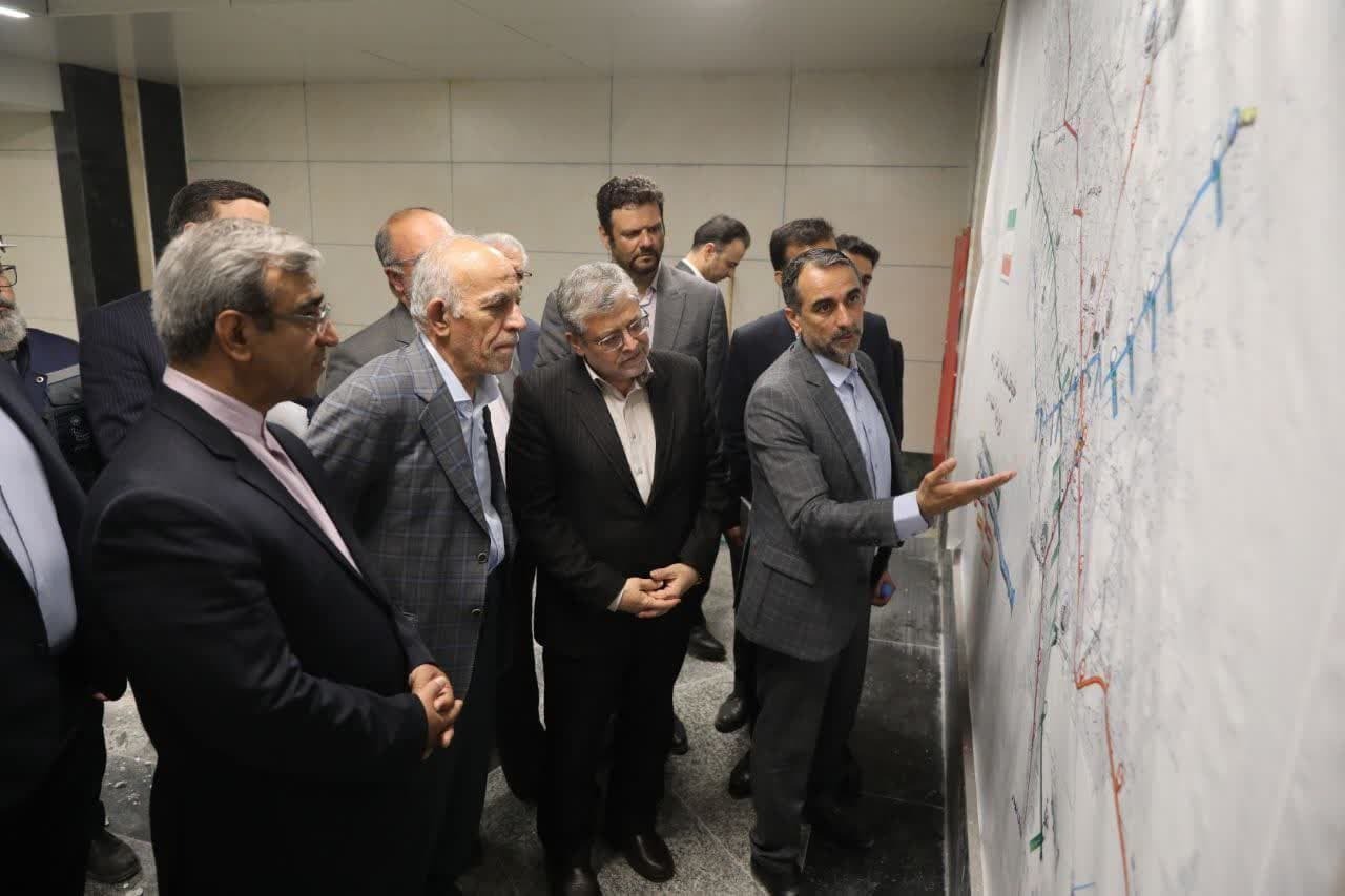 بازدید مشاور عالی رئیس‌جمهور از ایستگاه باب‌الجواد (ع)