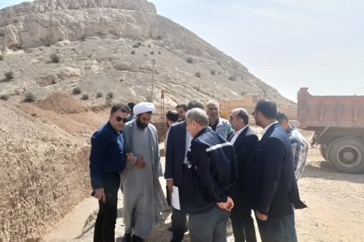 بازدید نماینده خمینی‌شهر و معاون عمرانی استاندار اصفهان از پروژه آبرسانی ۱۴ شهر