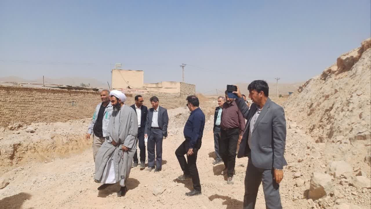 بازدید نماینده خمینی‌شهر و معاون عمرانی استاندار اصفهان از پروژه آبرسانی ۱۴ شهر