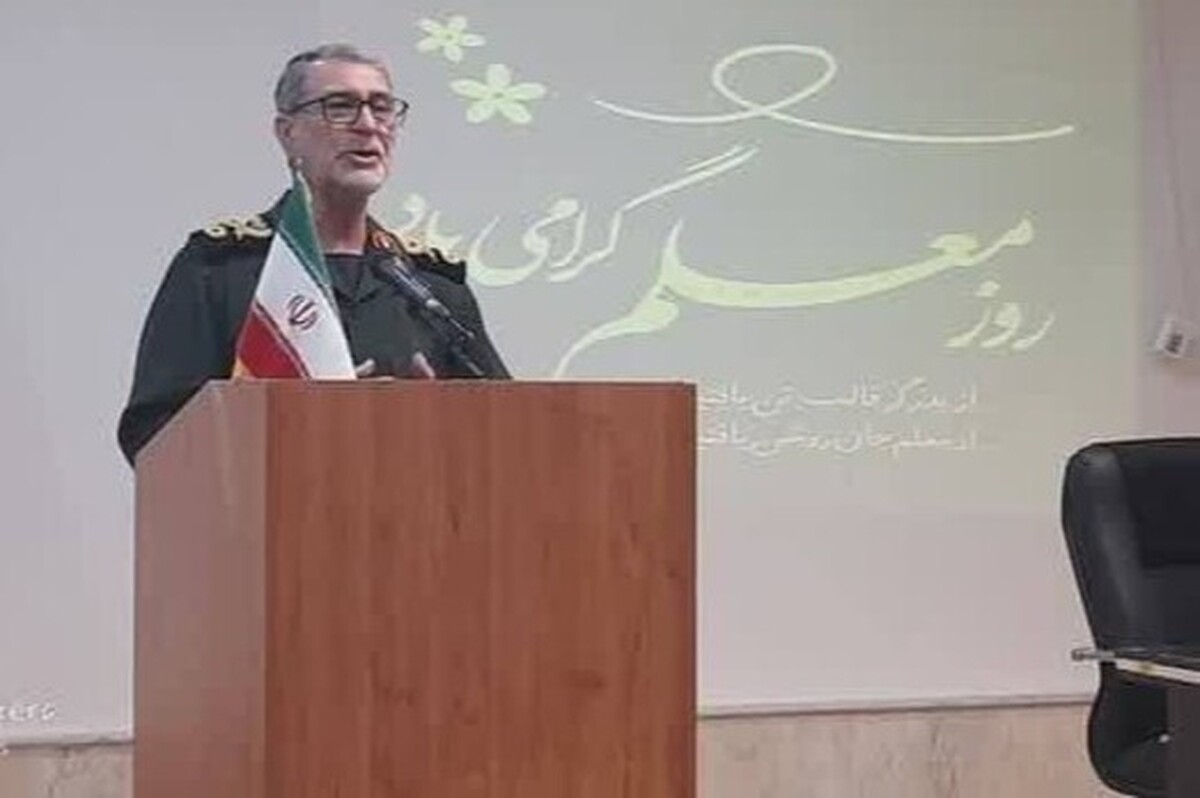 معلم، مظهر فضیلت و الهام جامعه است/ هر کلاس درس، سنگری برای انقلاب فرهنگی است