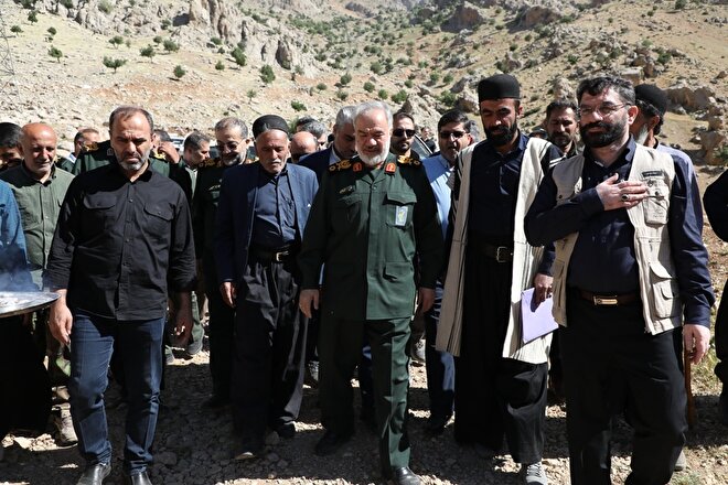 حضور جانشین فرماندهی کل سپاه در روستای صعب العبور دهدلی در شهرستان اردل استان چهارمحال و بختیاری