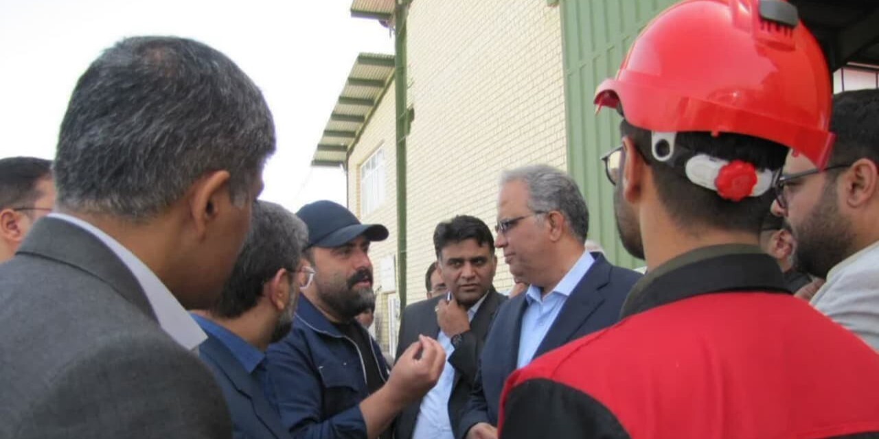 بازدید استاندار سیستان و بلوچستان از کارخانه تراورس بتنی زاهدان