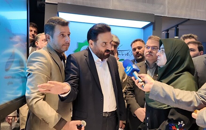 بازدید سخنگوی دولت از غرفه قرارگاه سازندگی خاتم‌الانبیاء (ص) در نمایشگاه بین‌المللی نفت، گاز، پالایش و پتروشیمی