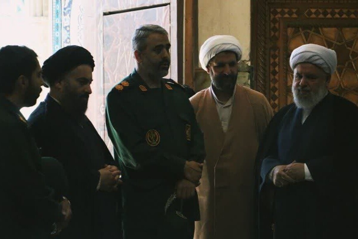 گلباران و عطر افشانی مزار شهدای گمنام محمدشهر
