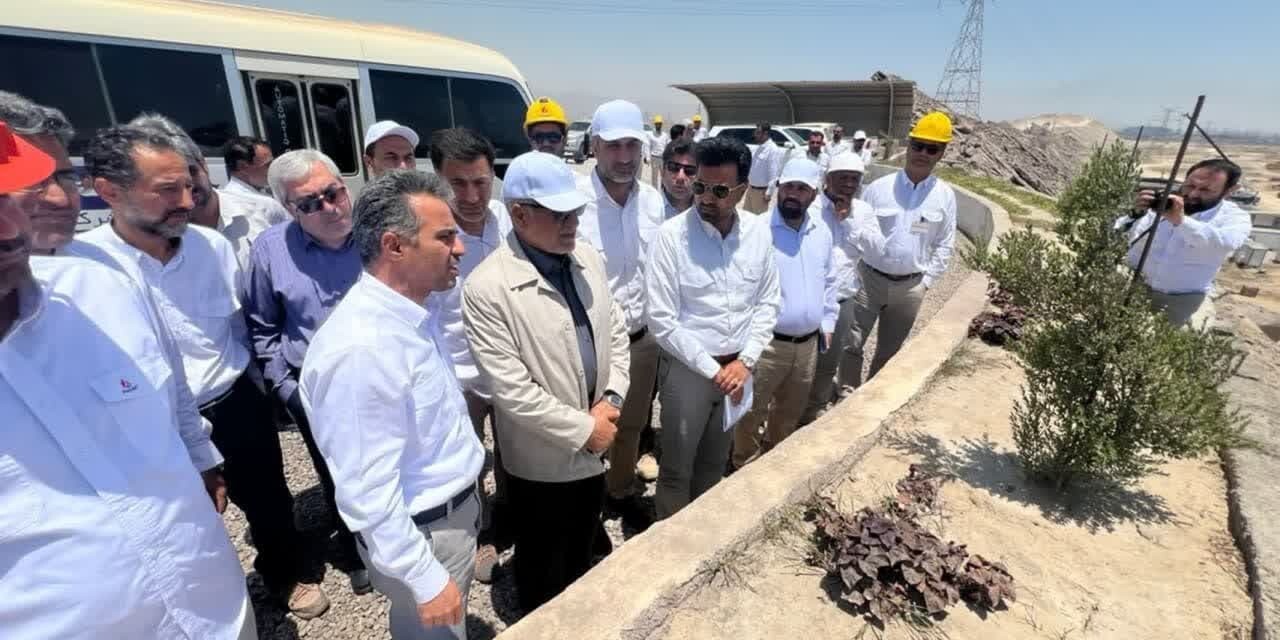 بازدید فرمانده قرارگاه سازندگی خاتم‌الانبیاء(ص) از ابر پروژه‌های ملی در هرمزگان