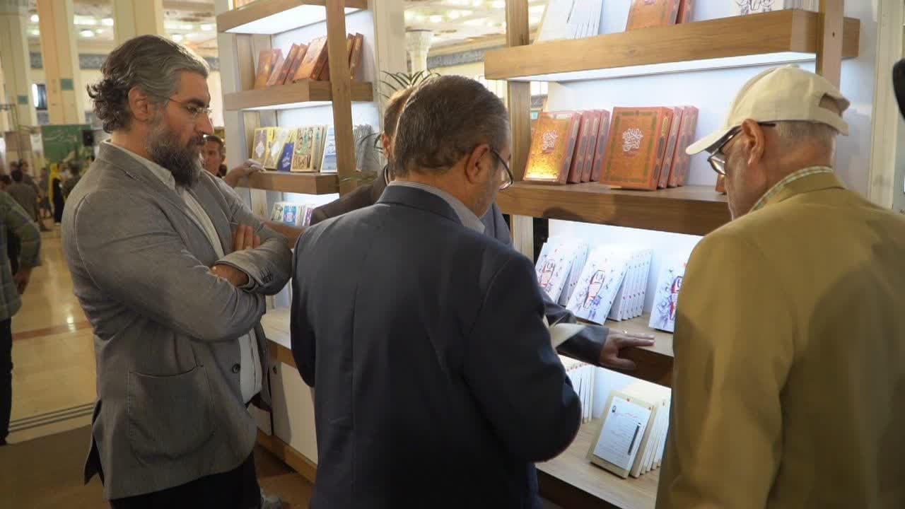 بازدید سردار حاجی‌زمانی از نمایشگاه بین‌المللی کتاب تهران و تشریح دستاوردهای قرارگاه سازندگی خاتم‌الانبیاء(ص) در حوزه نشر