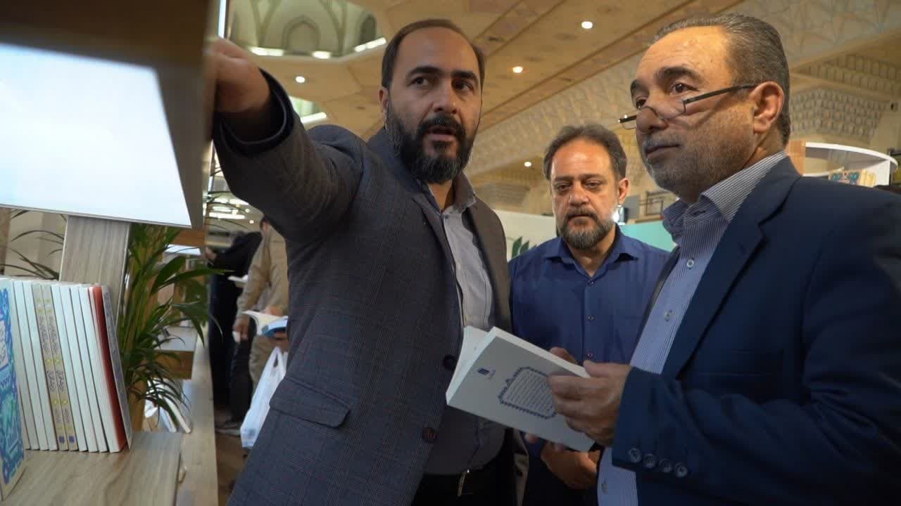 بازدید سردار حاجی‌زمانی از نمایشگاه بین‌المللی کتاب تهران و تشریح دستاوردهای قرارگاه سازندگی خاتم‌الانبیاء(ص) در حوزه نشر