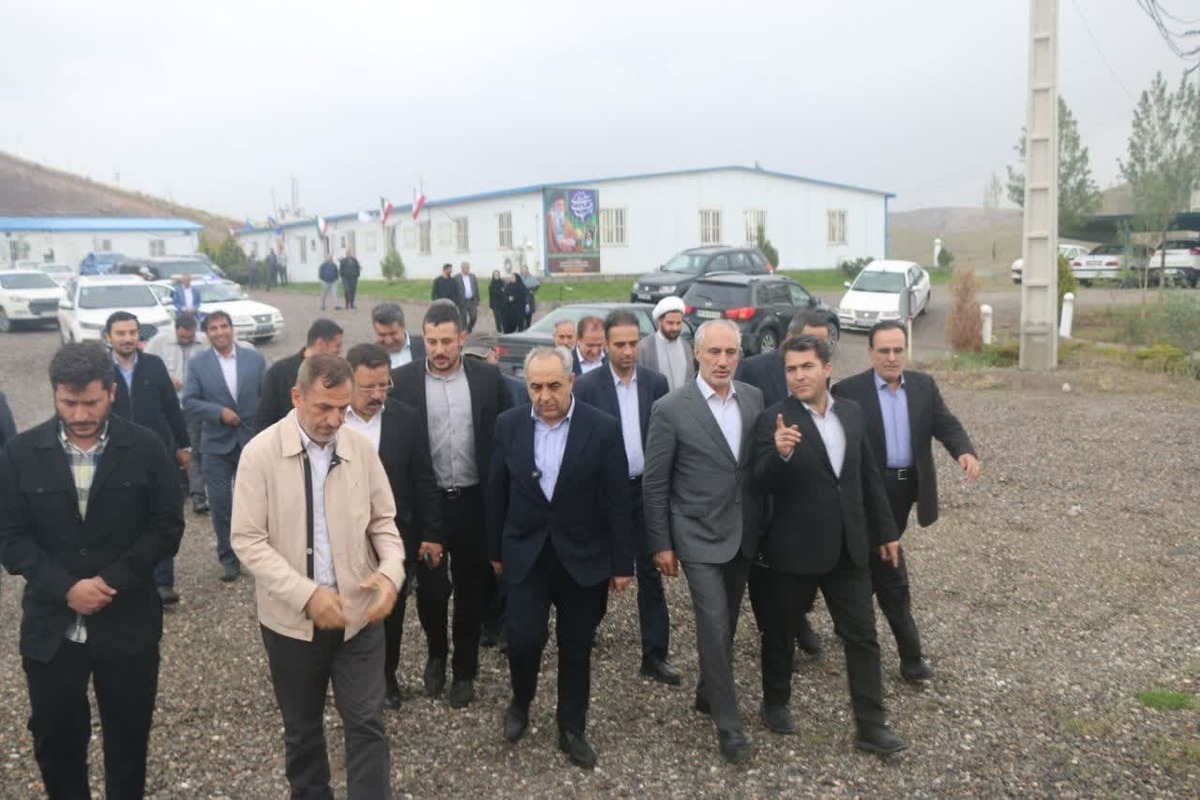 بازدید میدانی رئیس سازمان برنامه و بودجه کشور از پروژه بیمارستان ۱۵۰۰ تخت‌خوابی تبریز