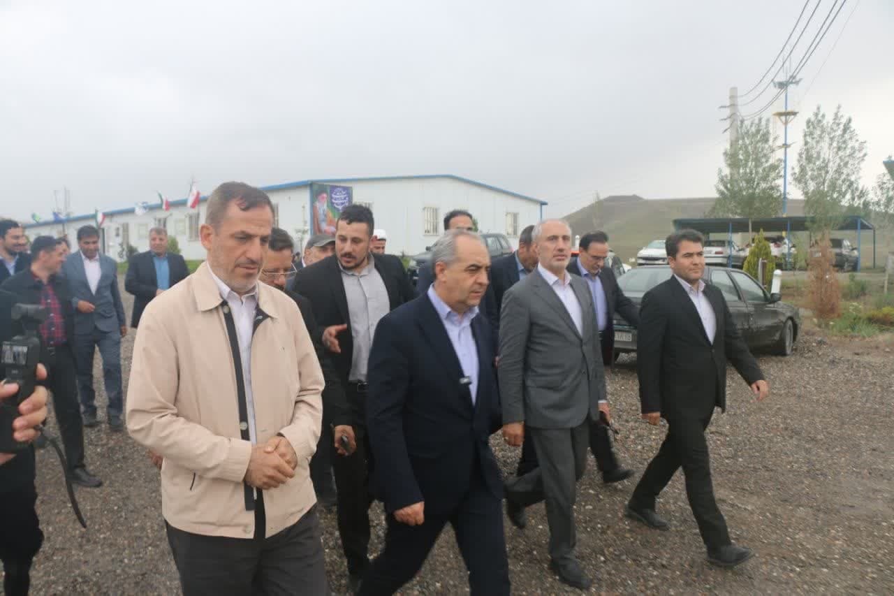 بازدید میدانی رئیس سازمان برنامه و بودجه کشور از پروژه بیمارستان ۱۵۰۰ تخت‌خوابی تبریز
