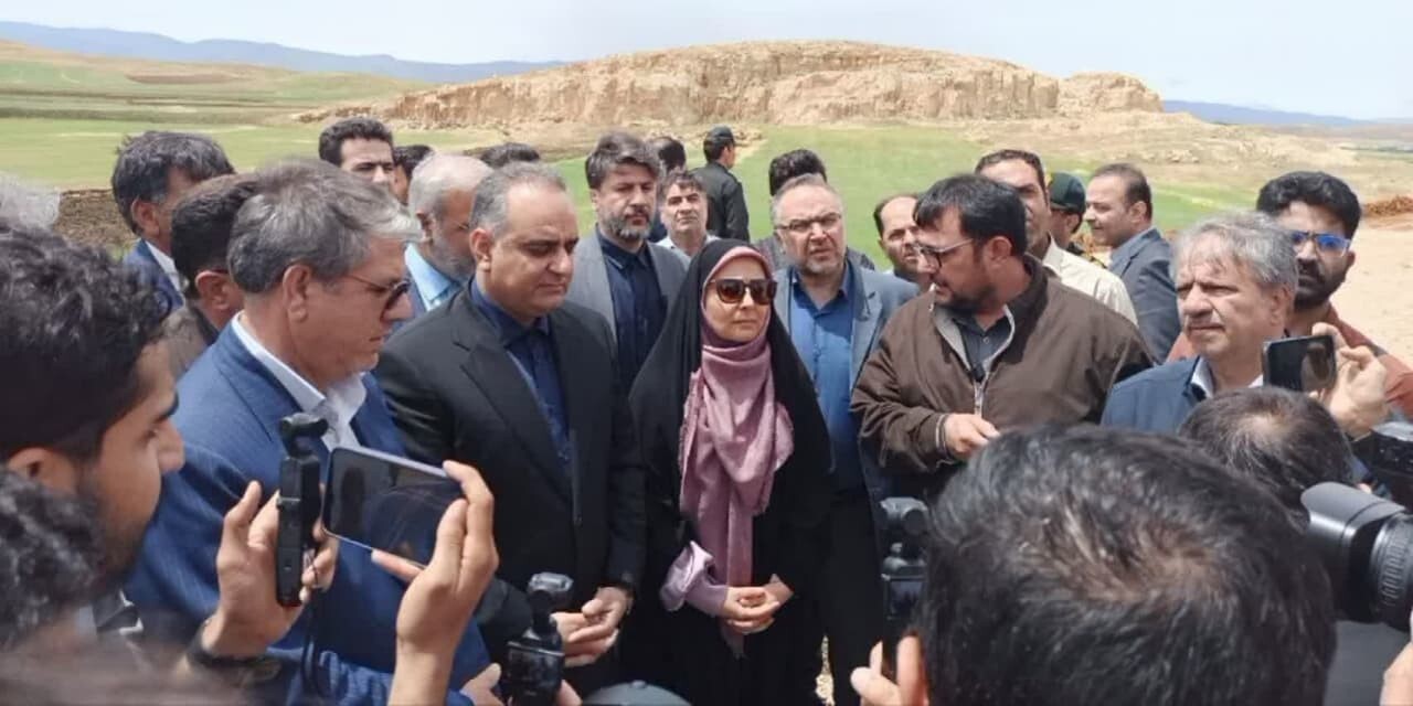 بازدید وزیر راه و شهرسازی و عضو هیئت‌رئیسه مجلس از پروژه راه‌آهن کرمانشاه–خسروی