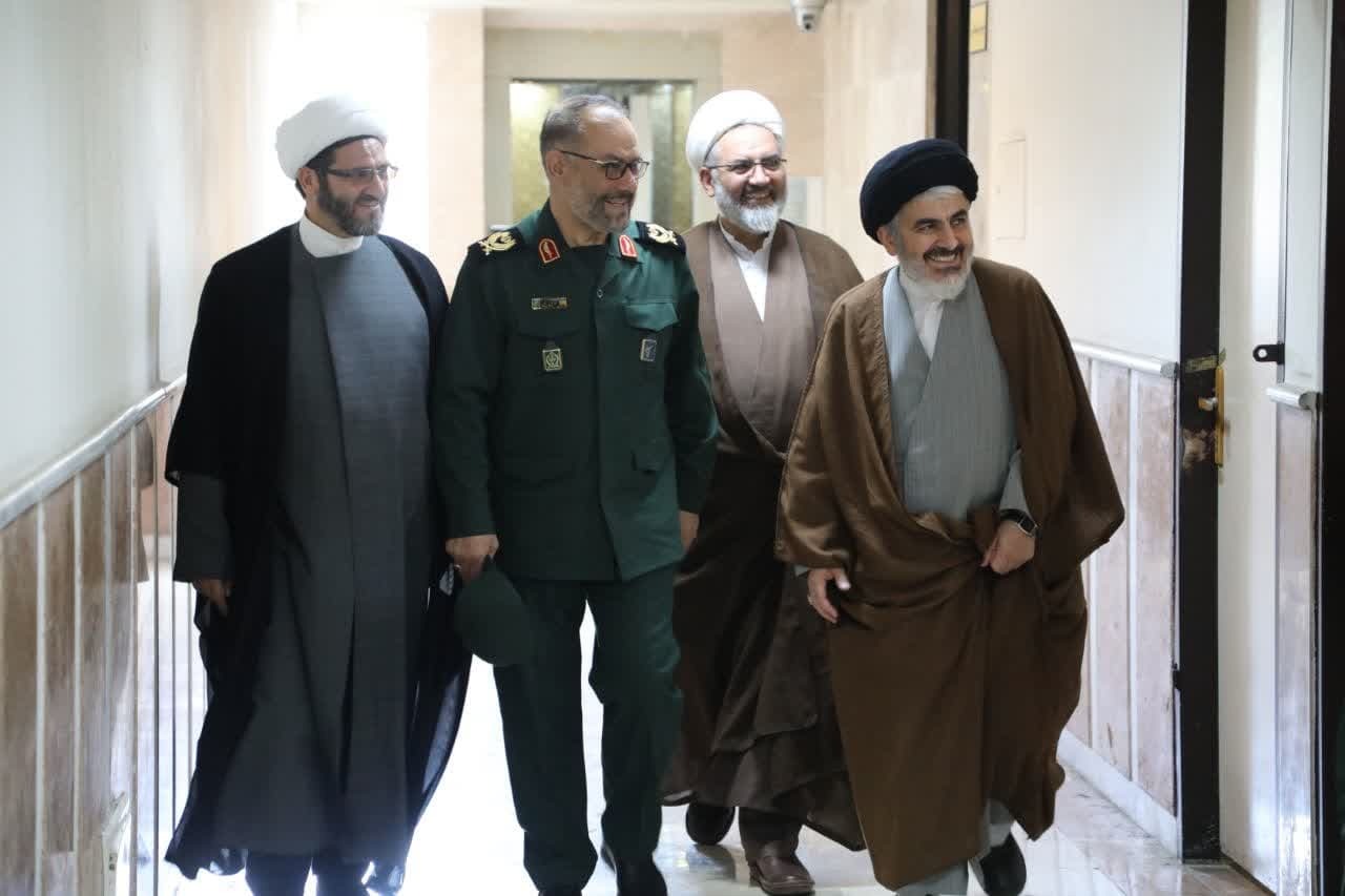 دیدار نماینده ولی‌فقیه در آذربایجان‌غربی با سردار رجبی بمناسبت سالروز تاسیس سپاه پاسداران