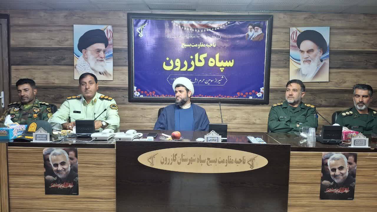 رکن و محور در سپاه پاسداران انقلاب اسلامی معنویت می باشد