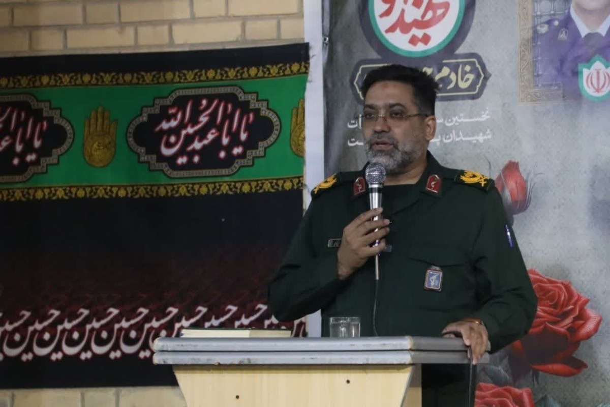 دشمن است که نیاز به مذاکره دارد نه ما