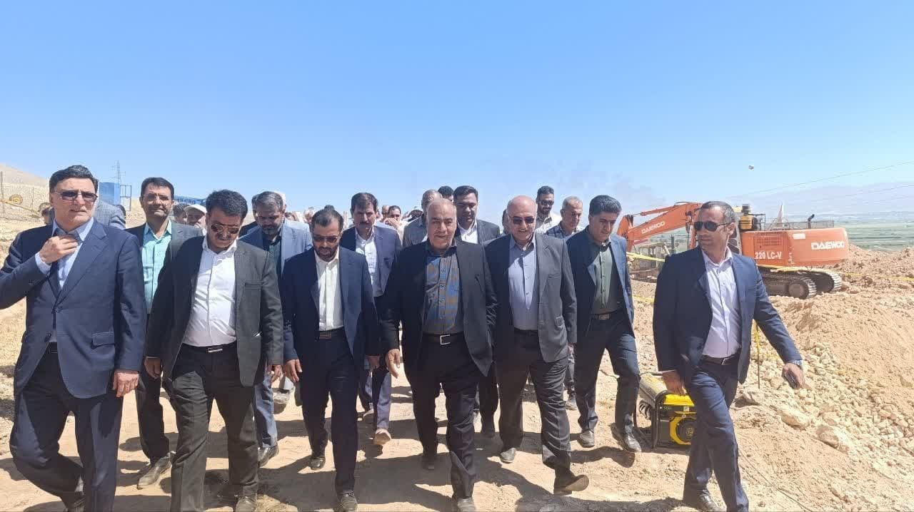 بازدید رسمی مدیرعامل شرکت ساخت و توسعه زیربناهای حمل‌ و نقل کشور از ابرپروژه راه‌آهن دورود – خرم‌آباد
