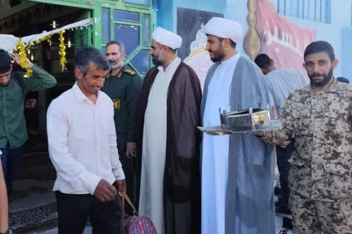 اعزام کاروان زائران جیرفتی به مرقد حضرت امام خمینی (ره)