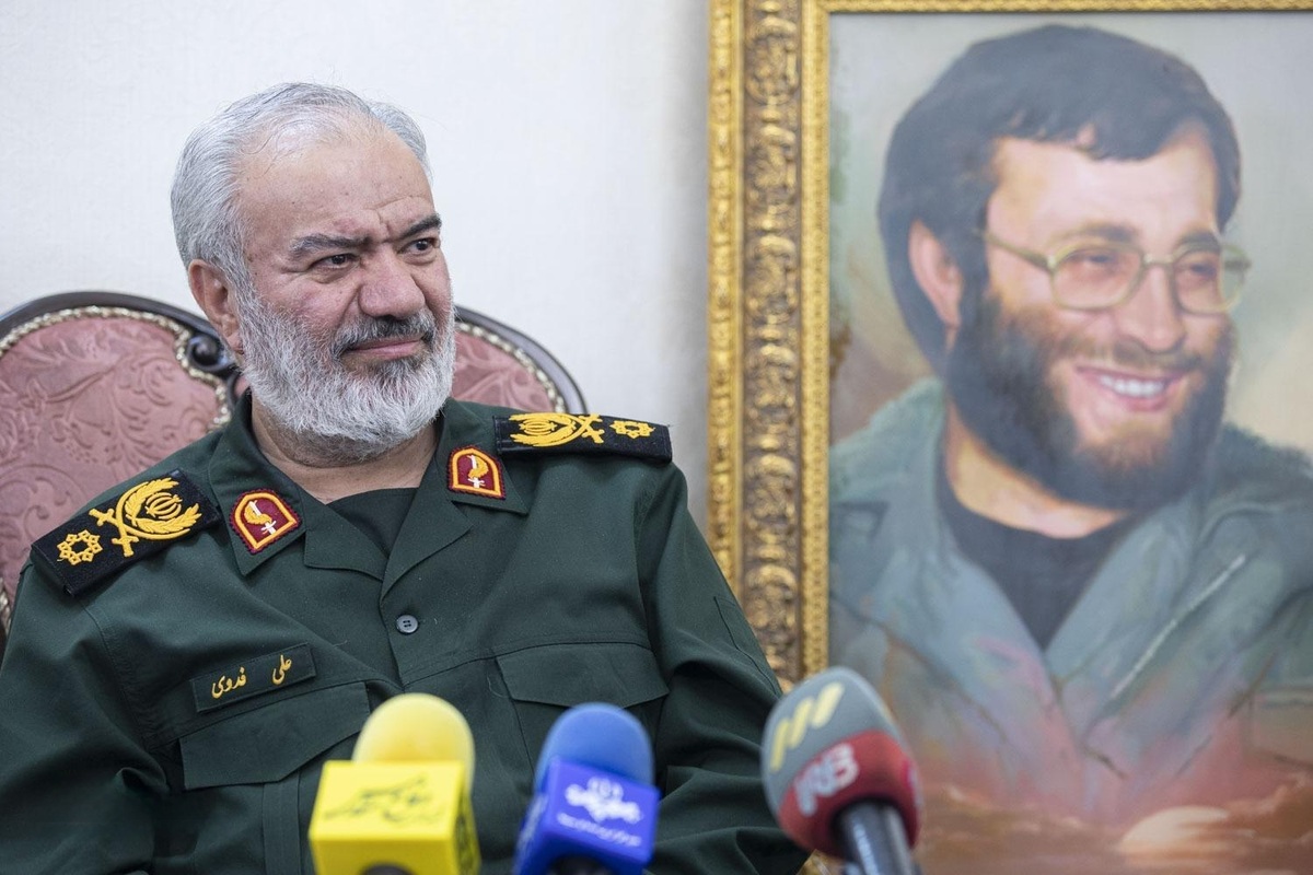 جانشین کل فرمانده سپاه با خانواده شهید بروجردی دیدار کرد