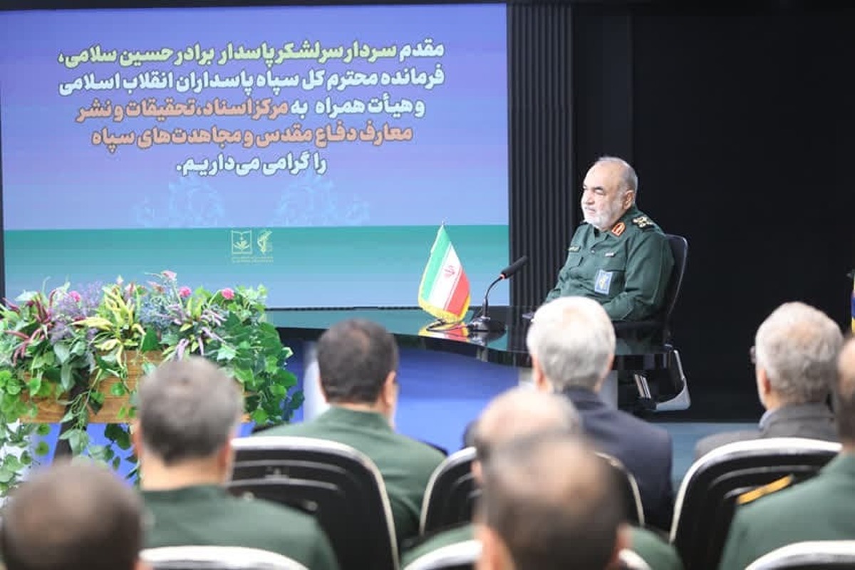 مقابله امروز ما با آمریکا ادامه دفاع مقدس است