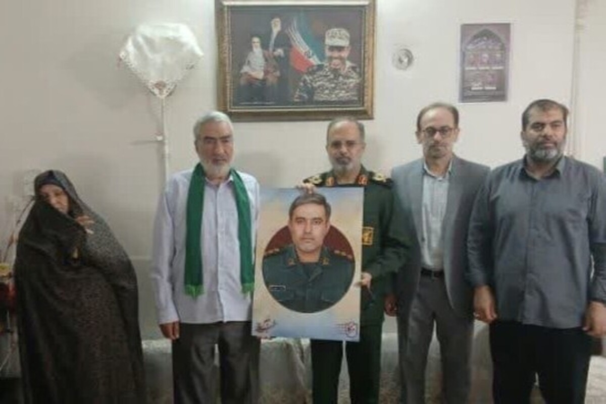 حضور فرمانده سپاه قم در شهید شاخص سال ۱۴۰۴ استان