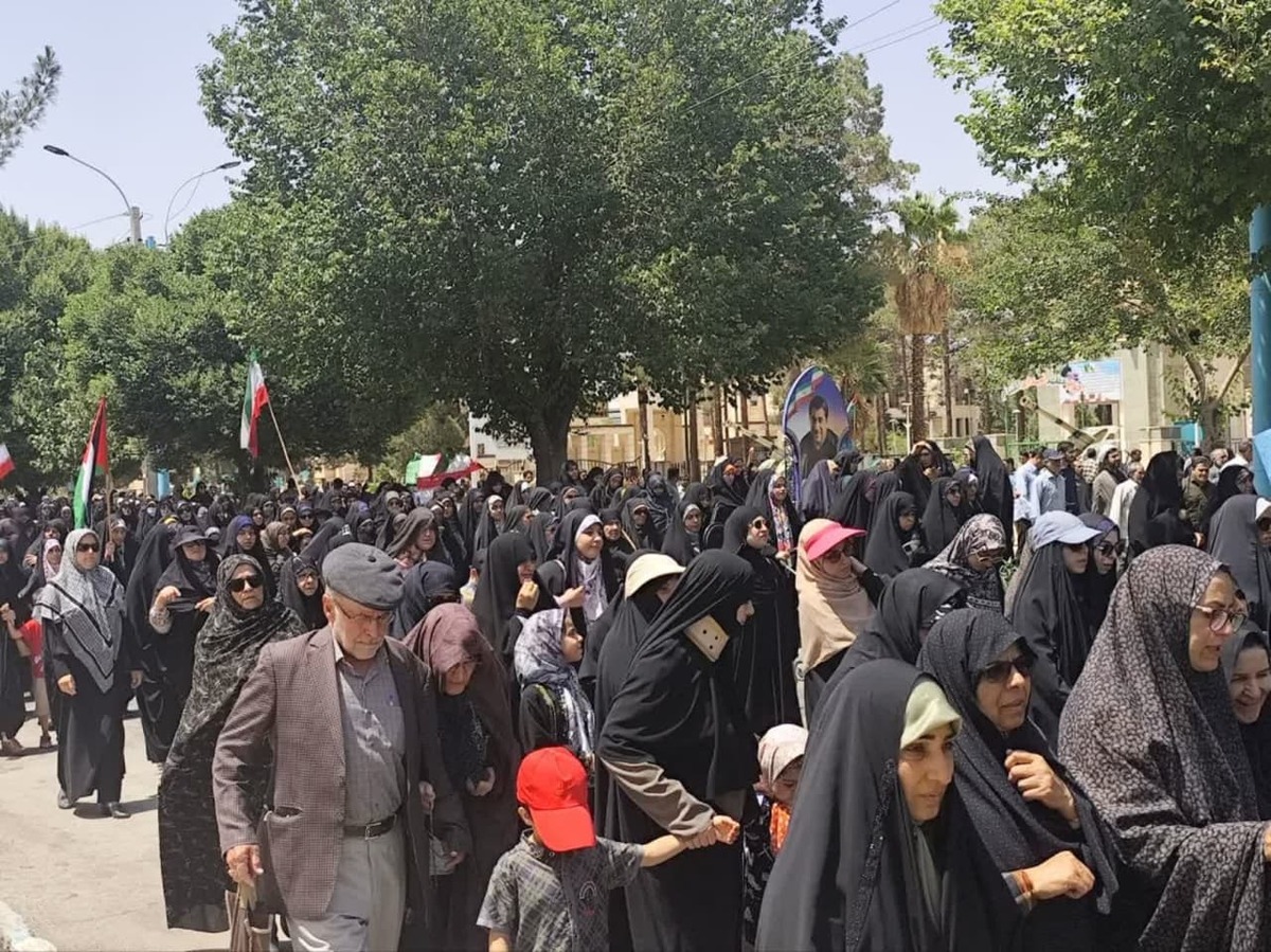 حضور مردم شهید پرور پایتخت مقاومت جهان اسلام-کرمان در راهپیمایی جمعه نصر