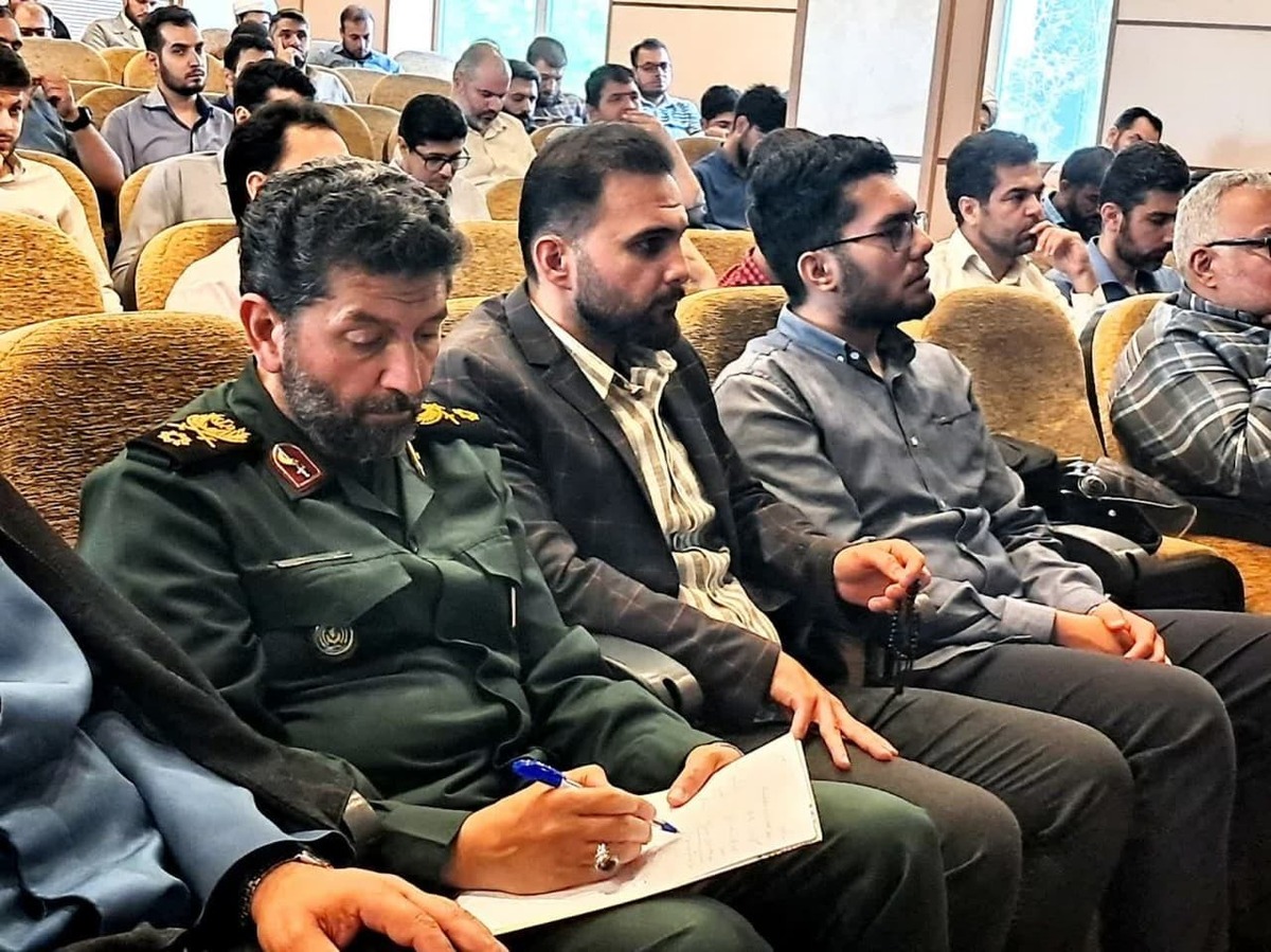 برگزاری نشست فرماندهان پایگاه های مقاومت بسیج علمی سپاه با سردار حسن زاده