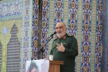 دشمن، فشار سنگین قدرت ایمان ملت ما را در خرد شدن و شکسته شدن استخوان هایش می‌شنود