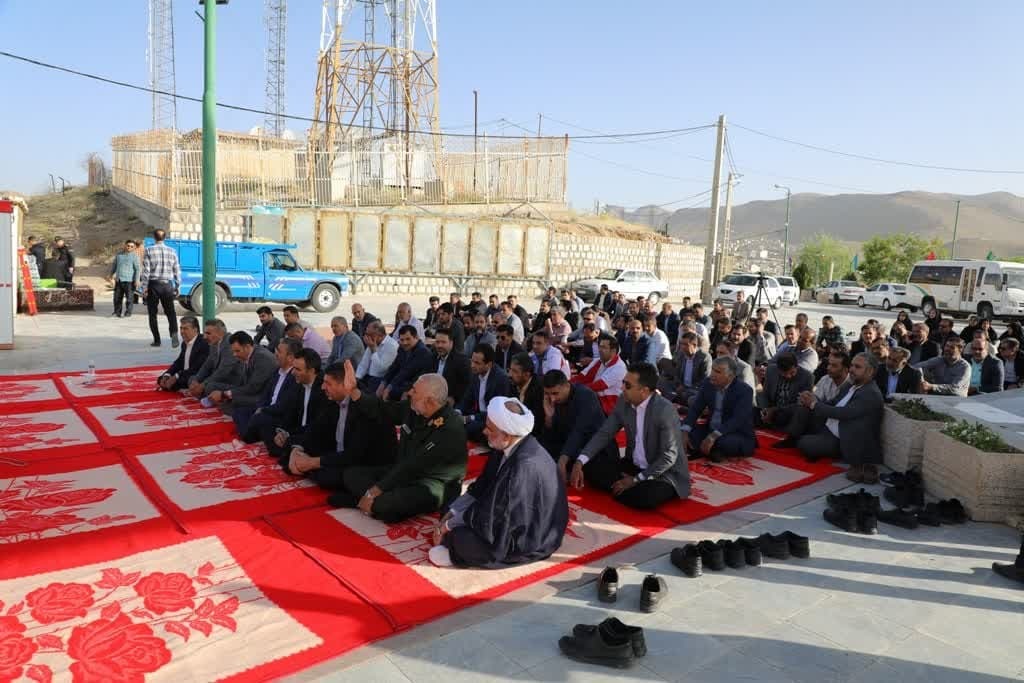 رمز پیروزی در هشت سال دفاع مقدس وحدت حول محور ولایت بود