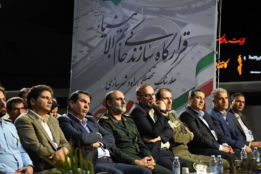 افتتاح مسیر سوم فاز نخست ابرپروژه تقاطع چندسطحی شهدای خلبان کرمان همزمان با روز مقاومت و پایداری