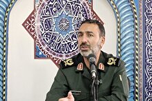 دشمن با تهدید و تطمیع به دنبال انحراف انقلاب اسلامی