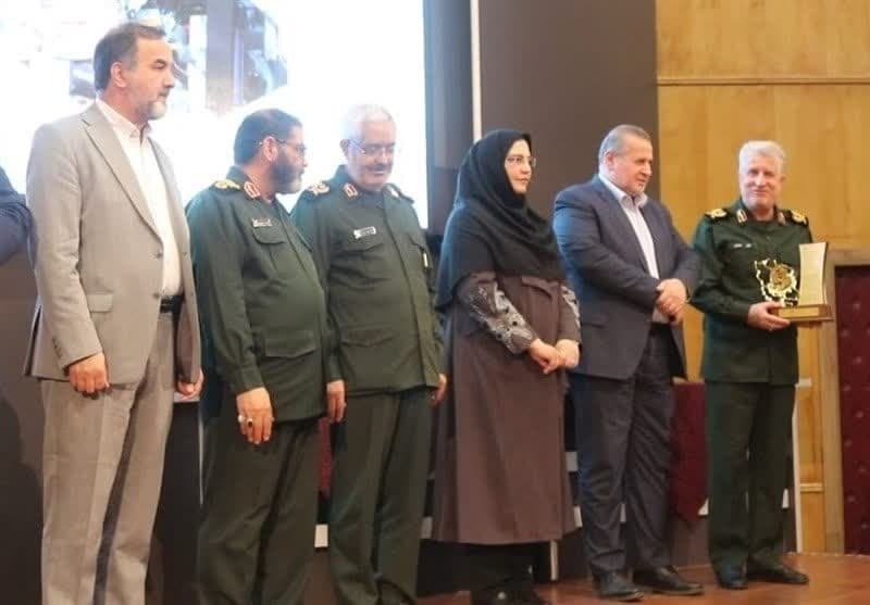 نشان اقتصاد مقاومتی به کشتی‌سازی شهید محلاتی بوشهر تعلق گرفت