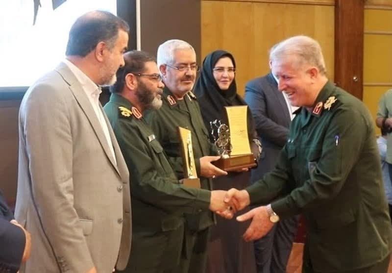 نشان اقتصاد مقاومتی به کشتی‌سازی شهید محلاتی بوشهر تعلق گرفت