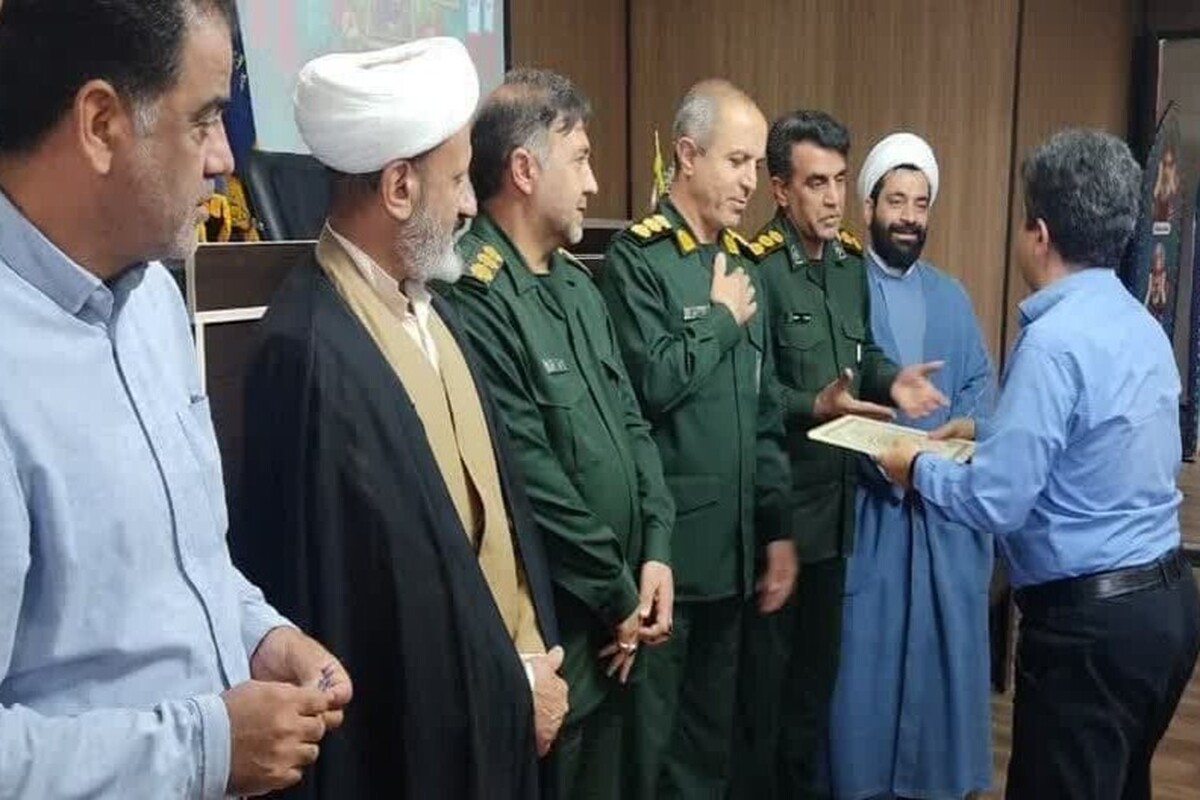 تجلیل از استاد نمونه جهادی در شهرستان کازرون